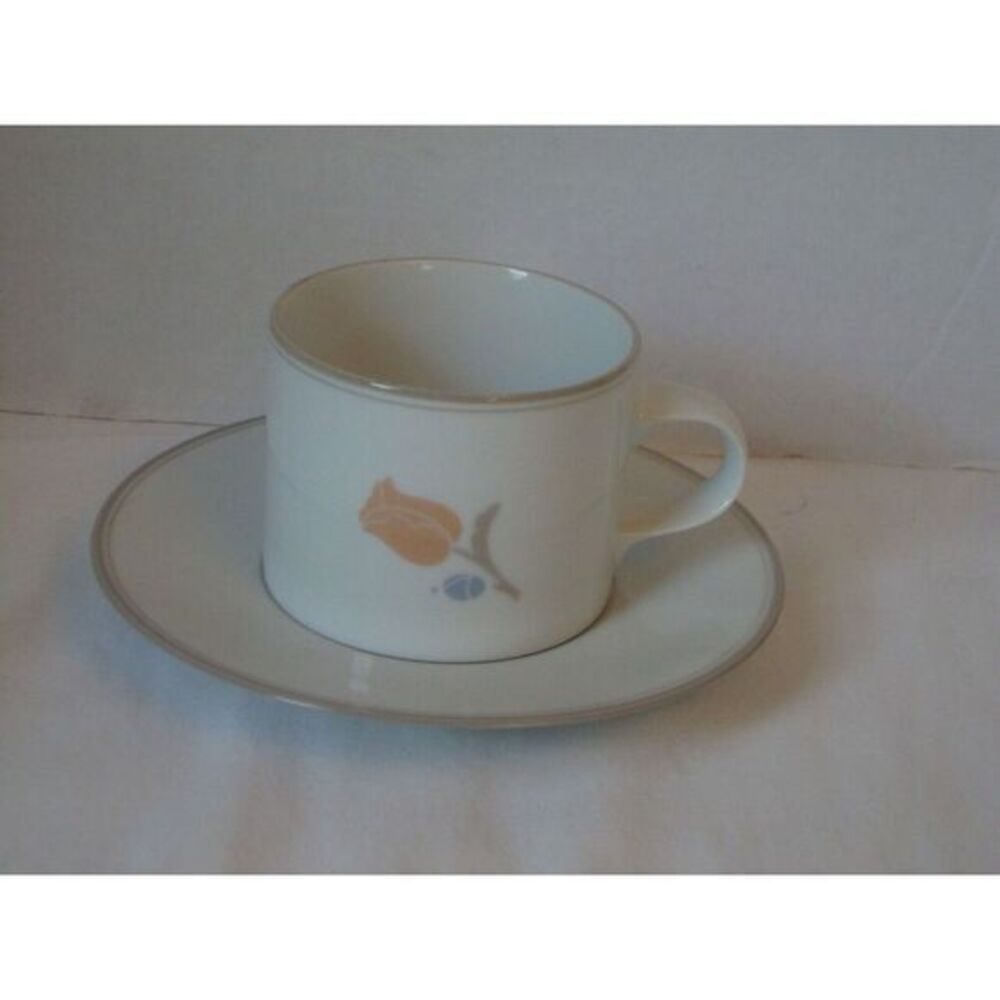 Dansk Tivoli La Tulipe -‎ Taupe Teacup Cup and Saucer Set (s)